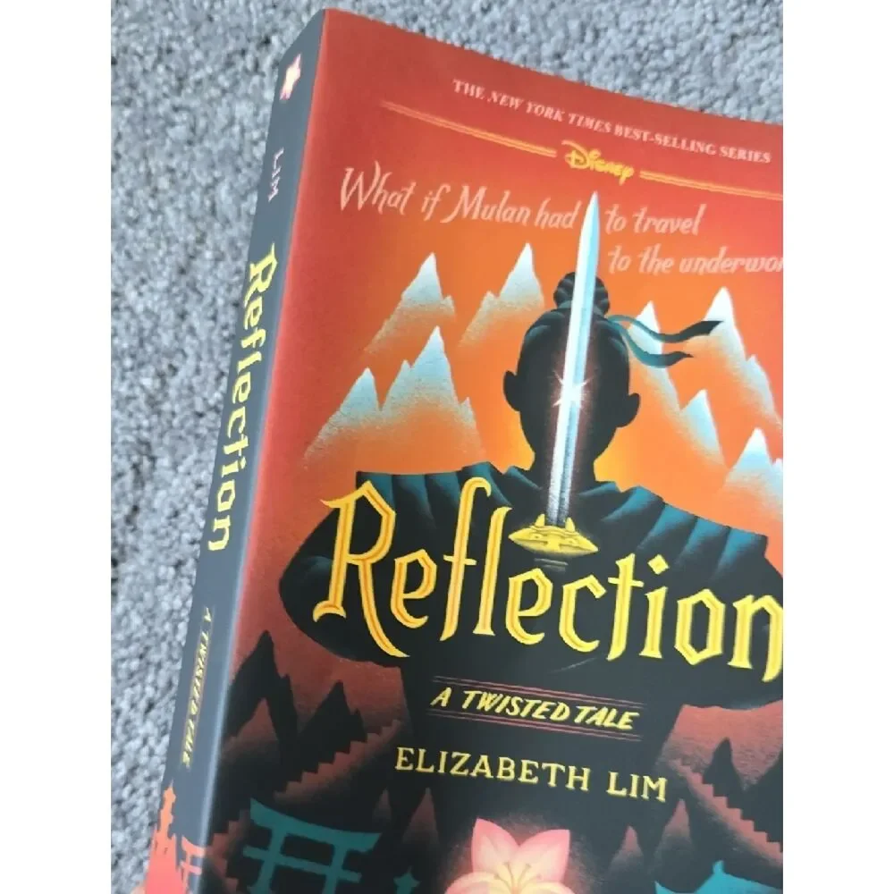Disney Twisted Tale Reflection Book – Mulan Story Retelling Like New Young Adult
